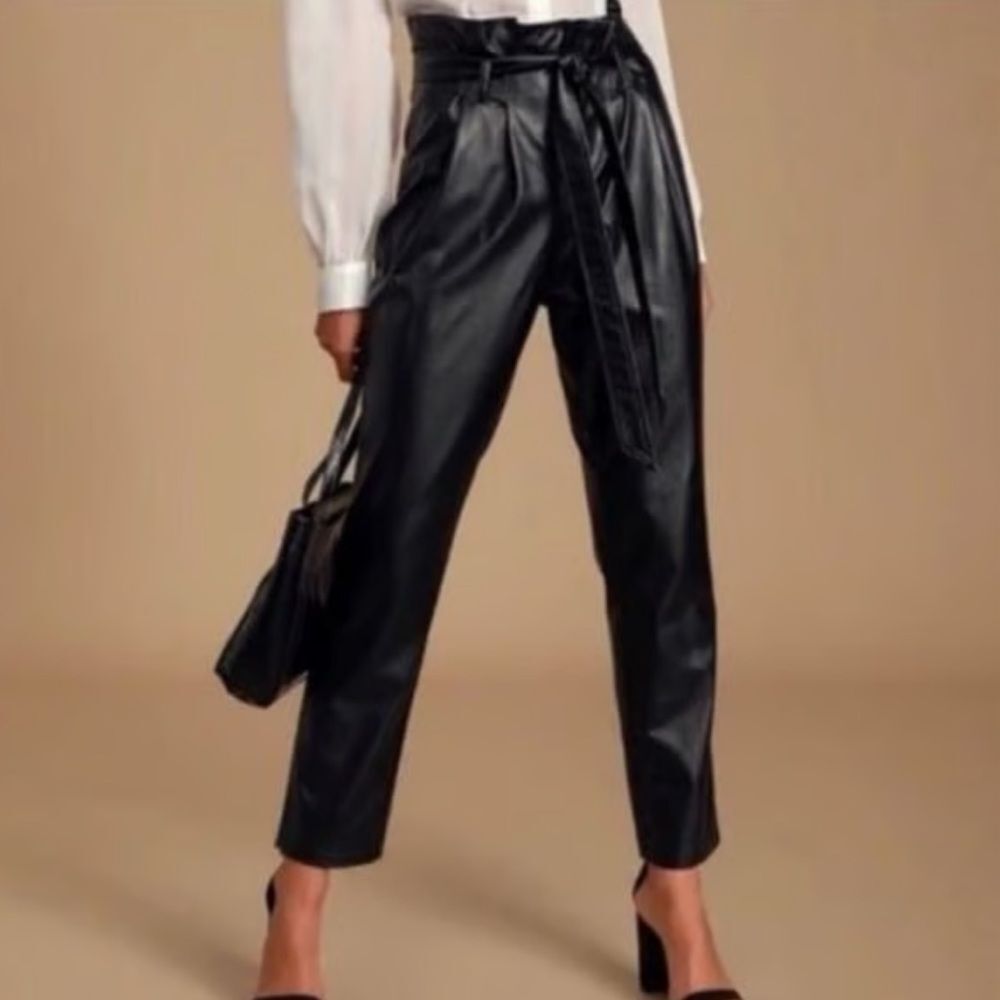 Abercrombie & Fitch Faux Leather high rise pants black size small with belt